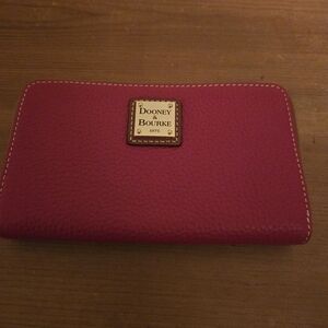 Dooney & Bourke wallet